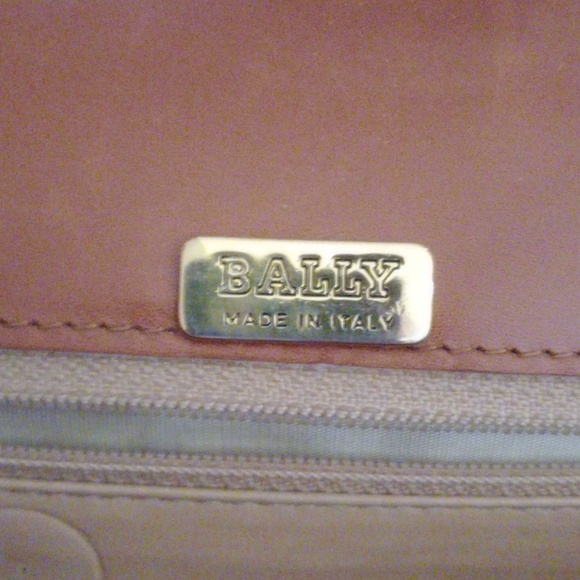 Vintage Bally tan leather crossbody bag - Picture 11 of 15